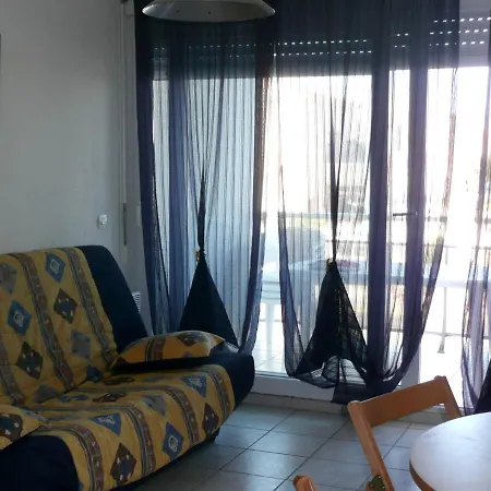 Cosy Avec Vue Sur La A Sainte-marie - 30 M² شقة *