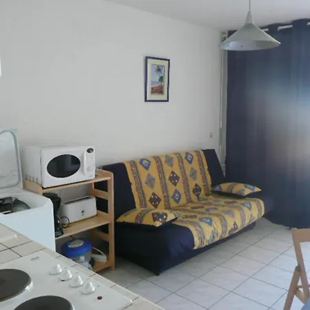 Cosy Avec Vue Sur La A Sainte-marie - 30 M² شقة *