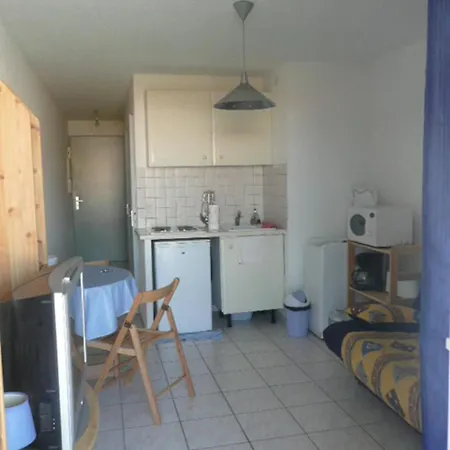 Cosy Avec Vue Sur La A Sainte-marie - 30 M² شقة *